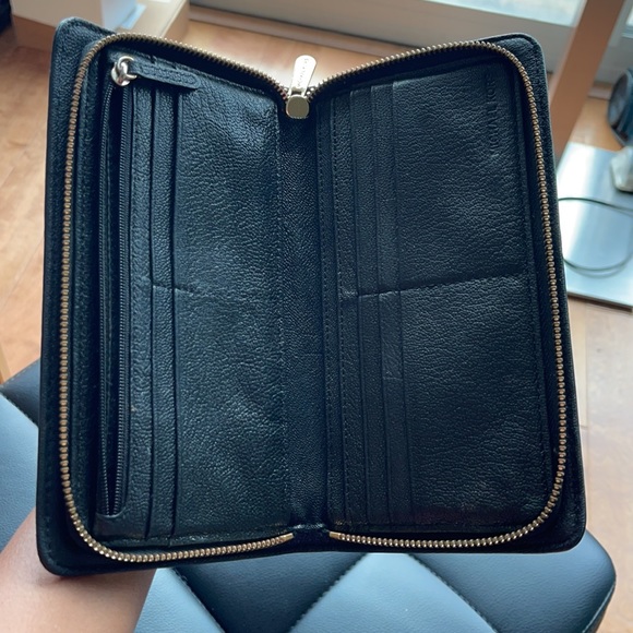 Michael Kors Wallet - Picture 4 of 4